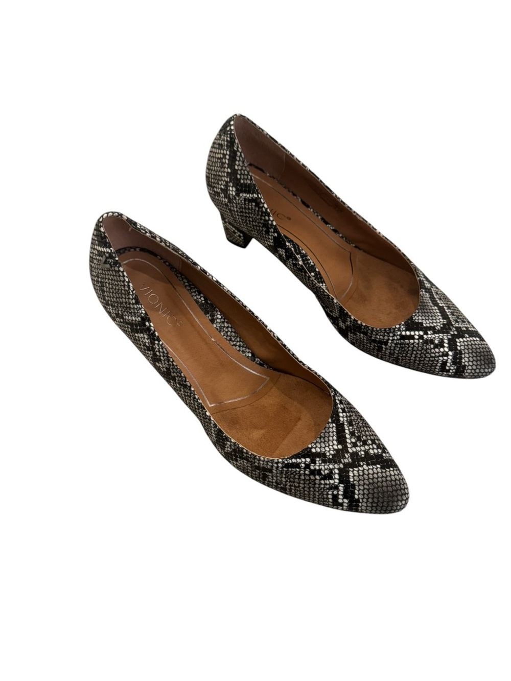 Vionic Mia block heel pumps in a natural snakeskin print size 7.5